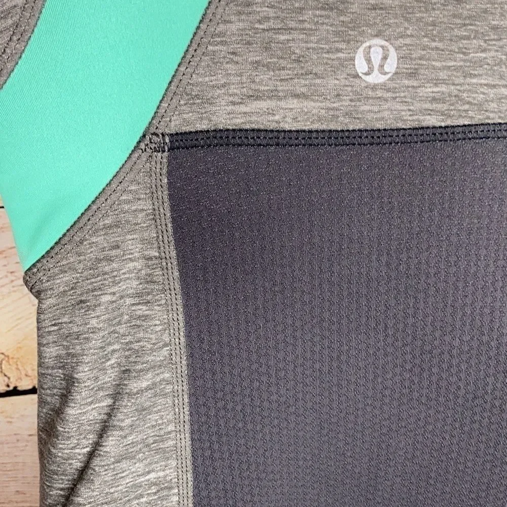 LuLulemon Woman’s Athletic Top With Bra Size 4